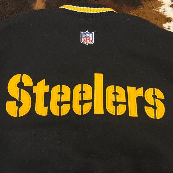 Nfl Men's Black and Navy Jacket - Picture 3 of 5